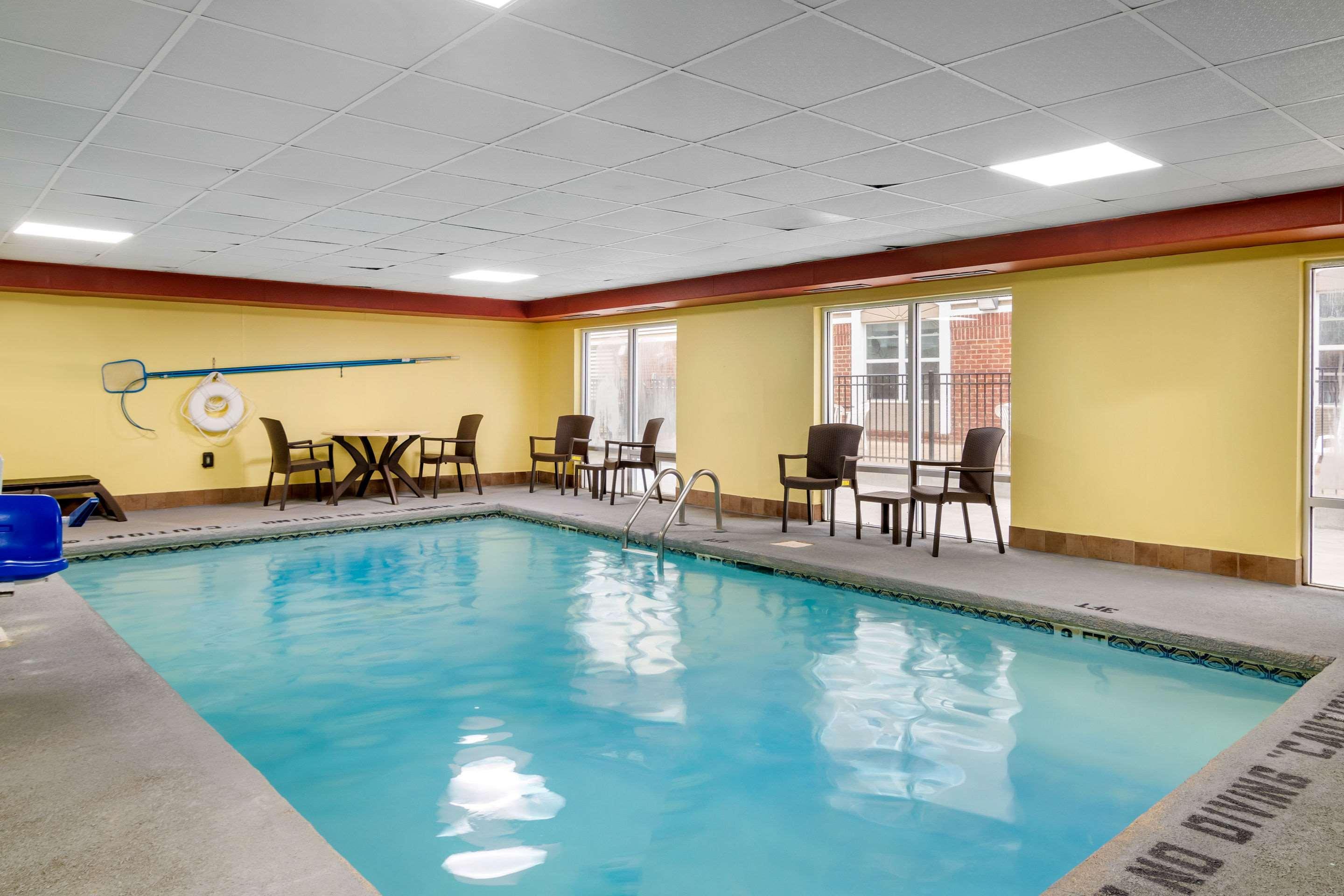 Comfort Inn & Suites Macon North I-75 Exterior photo